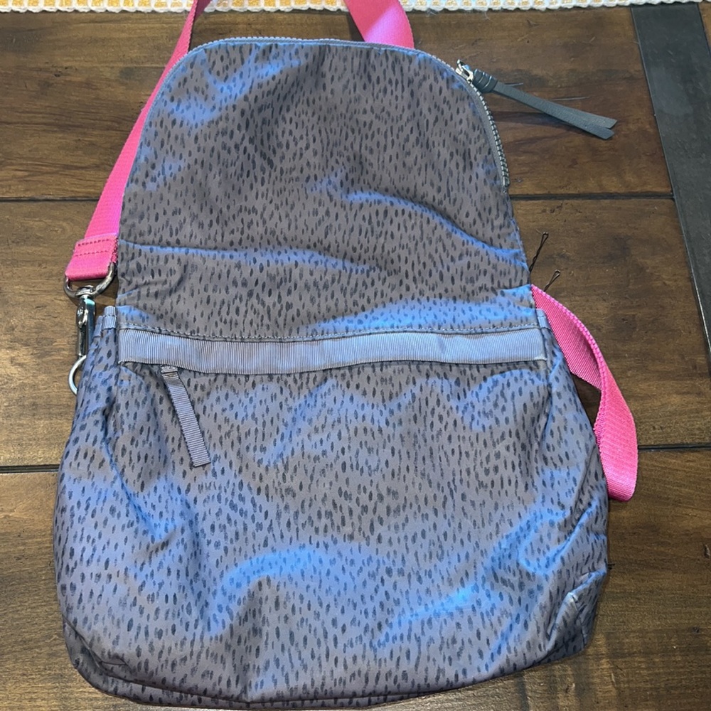 Lululemon Crossbody - Picture 9 of 9